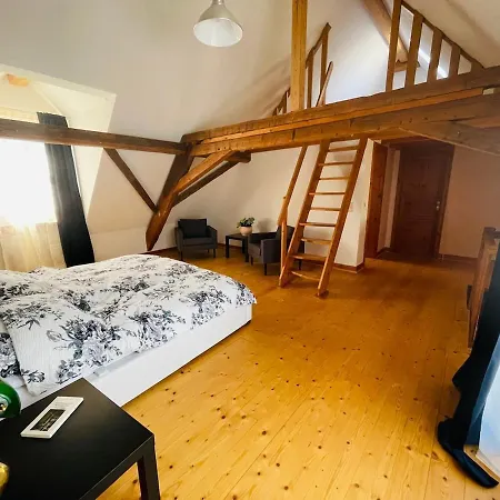 Ehemaliges Wein Chateau *